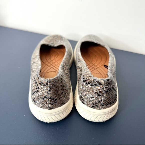 Baretraps Nadra Rebound Snakskin Python Print Women's Ballet Flats Size 5.5 - Picture 11 of 17